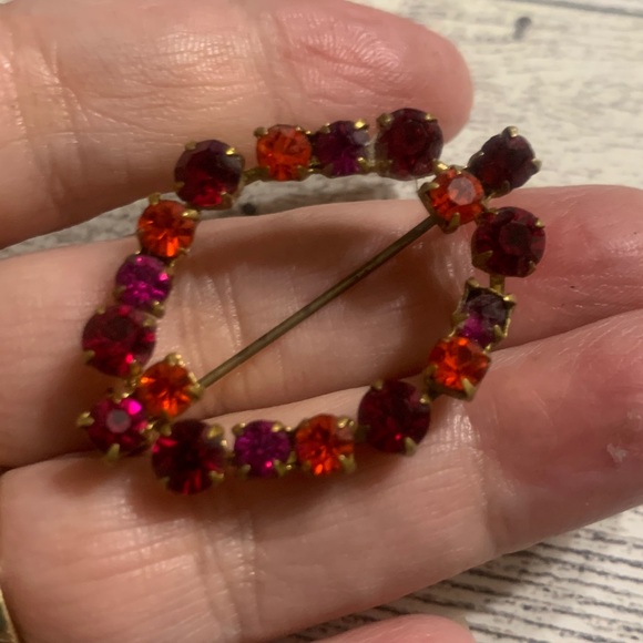 Vintage Red & Fuchsia rhinestone oval brooch - Picture 6 of 8